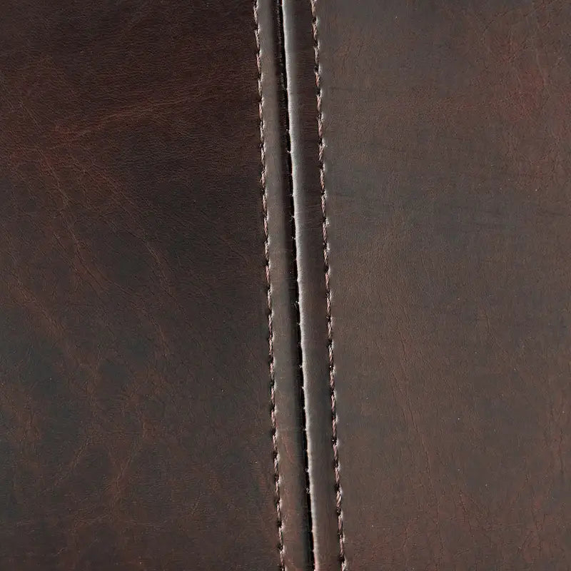 27 Fauteuil d'appoint à dossier haut avec dossier à oreilles et pieds en bouleau