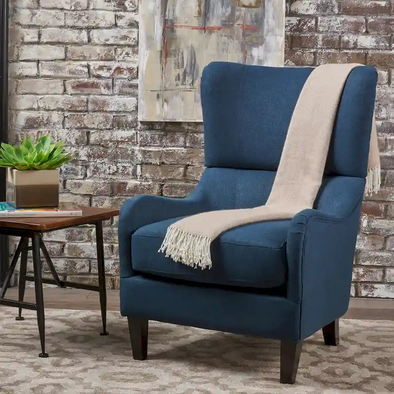 27 Fauteuil d'appoint à dossier haut avec dossier à oreilles et pieds en bouleau