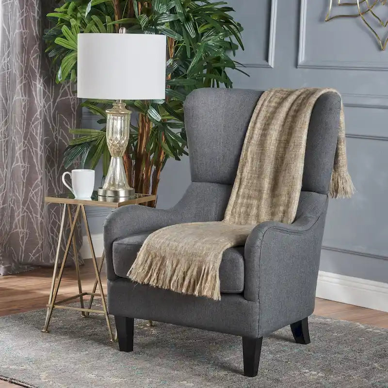 27 Fauteuil d'appoint à dossier haut avec dossier à oreilles et pieds en bouleau